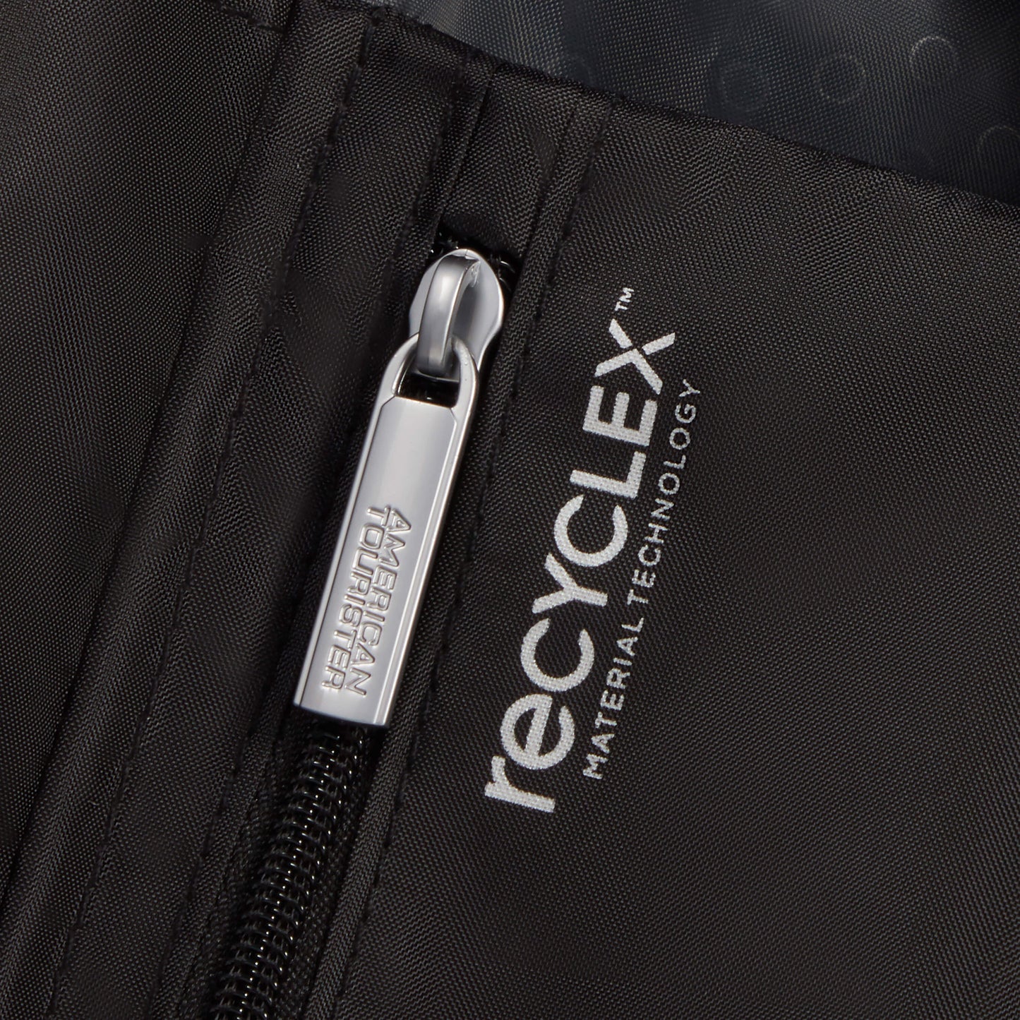 American Tourister Starvibe Spinner Large Expandable Hardside Luggage