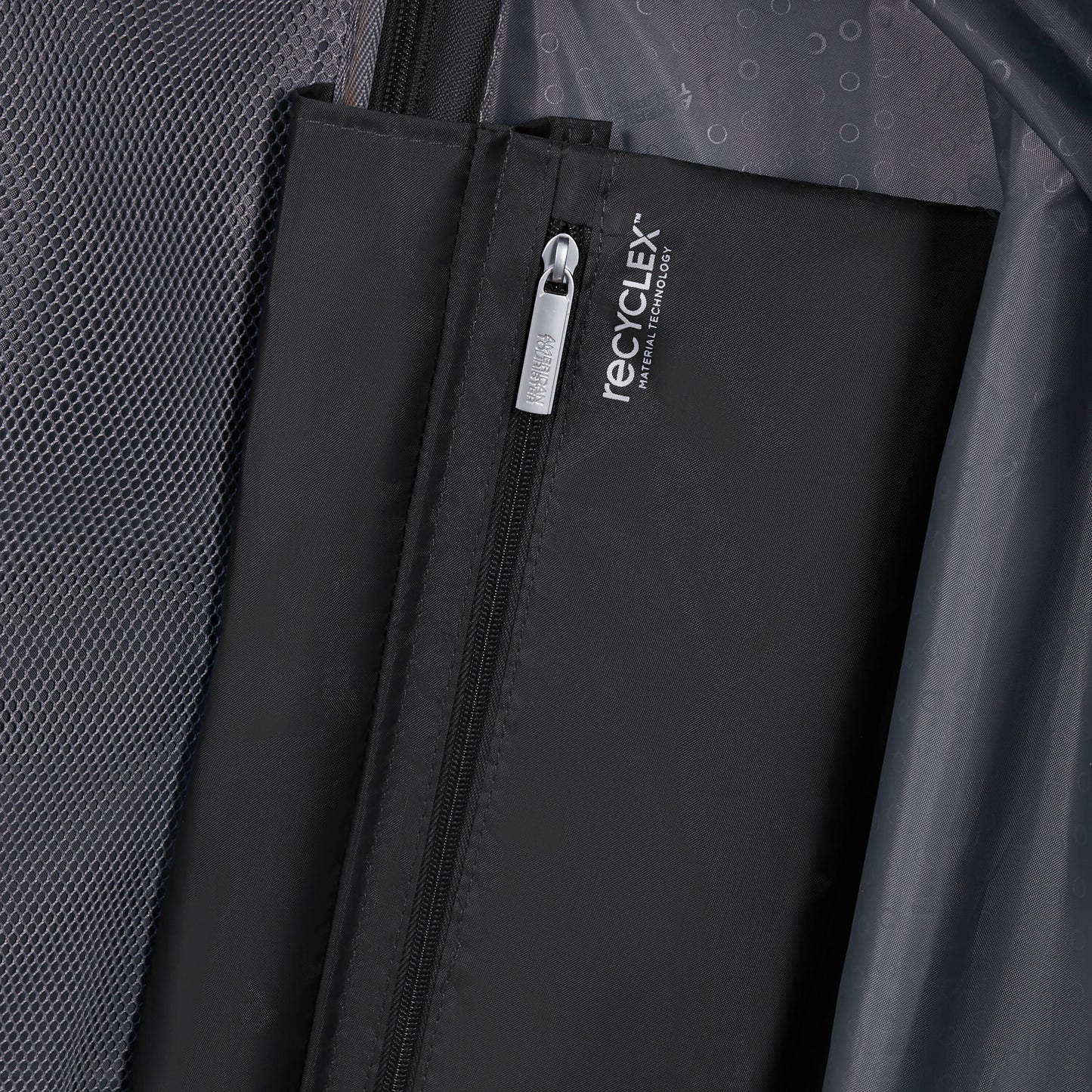 American Tourister Starvibe Spinner Large Expandable Hardside Luggage