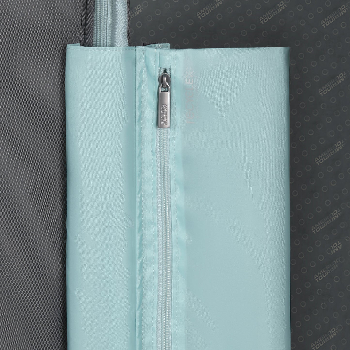 American Tourister Starvibe Spinner Large Expandable Hardside Luggage