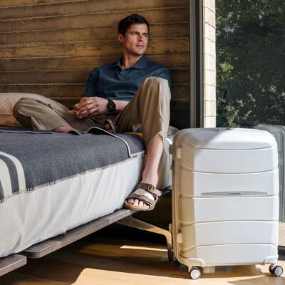 Samsonite Outline Pro Valise rigide moyenne extensible à roulettes