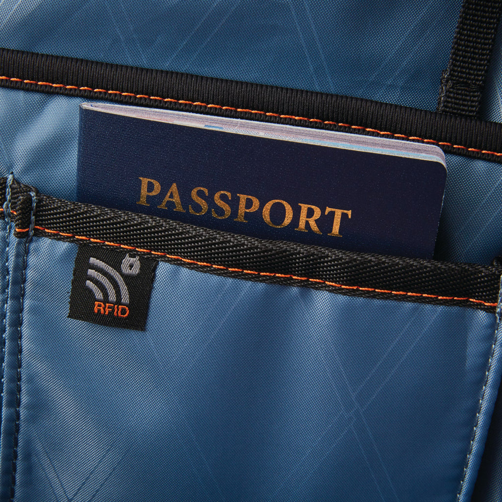 Samsonite Pro Vertical Spinner Mobile Office - Black