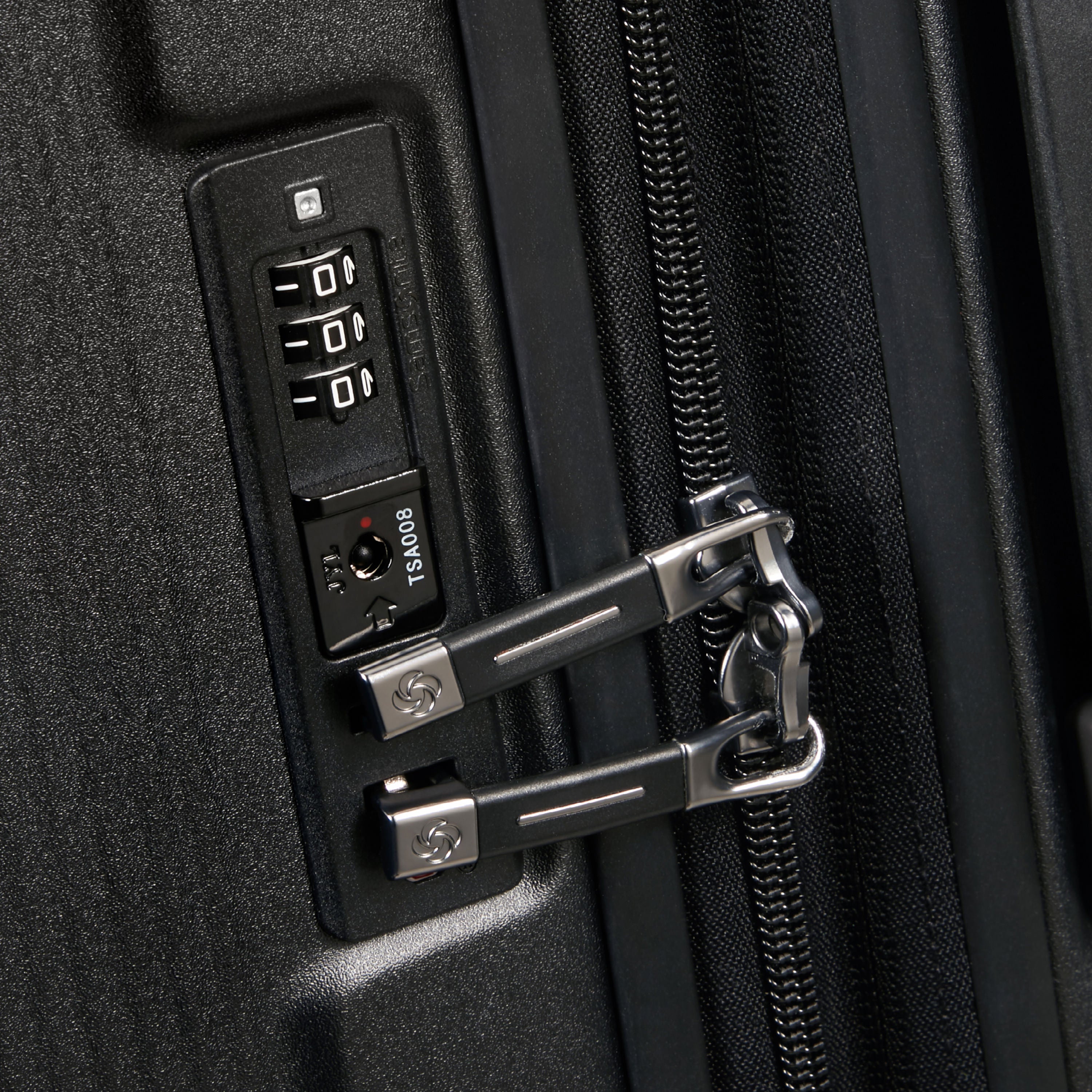 Samsonite Nuon Medium Hardside Luggage