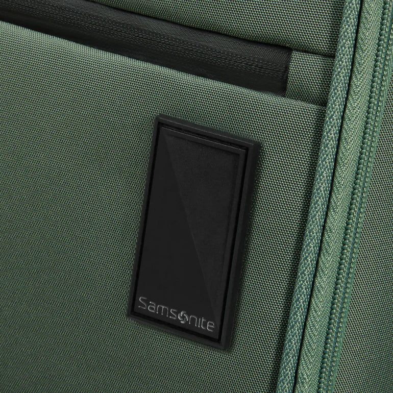 Samsonite Vaycay Spinner Medium Expandable Softside Luggage