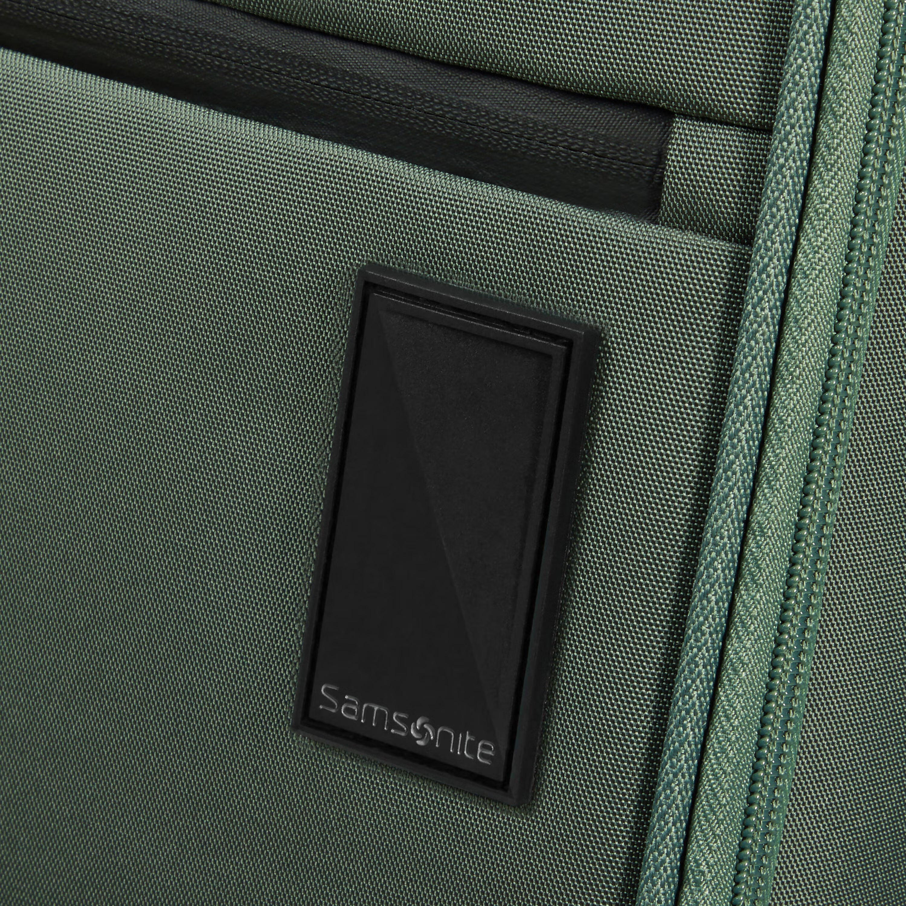 Samsonite Vaycay Spinner Large Expandable Softside Luggage