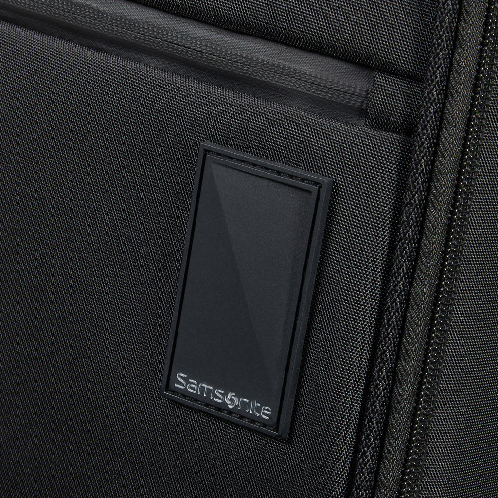 Samsonite Vaycay Spinner Large Expandable Softside Luggage