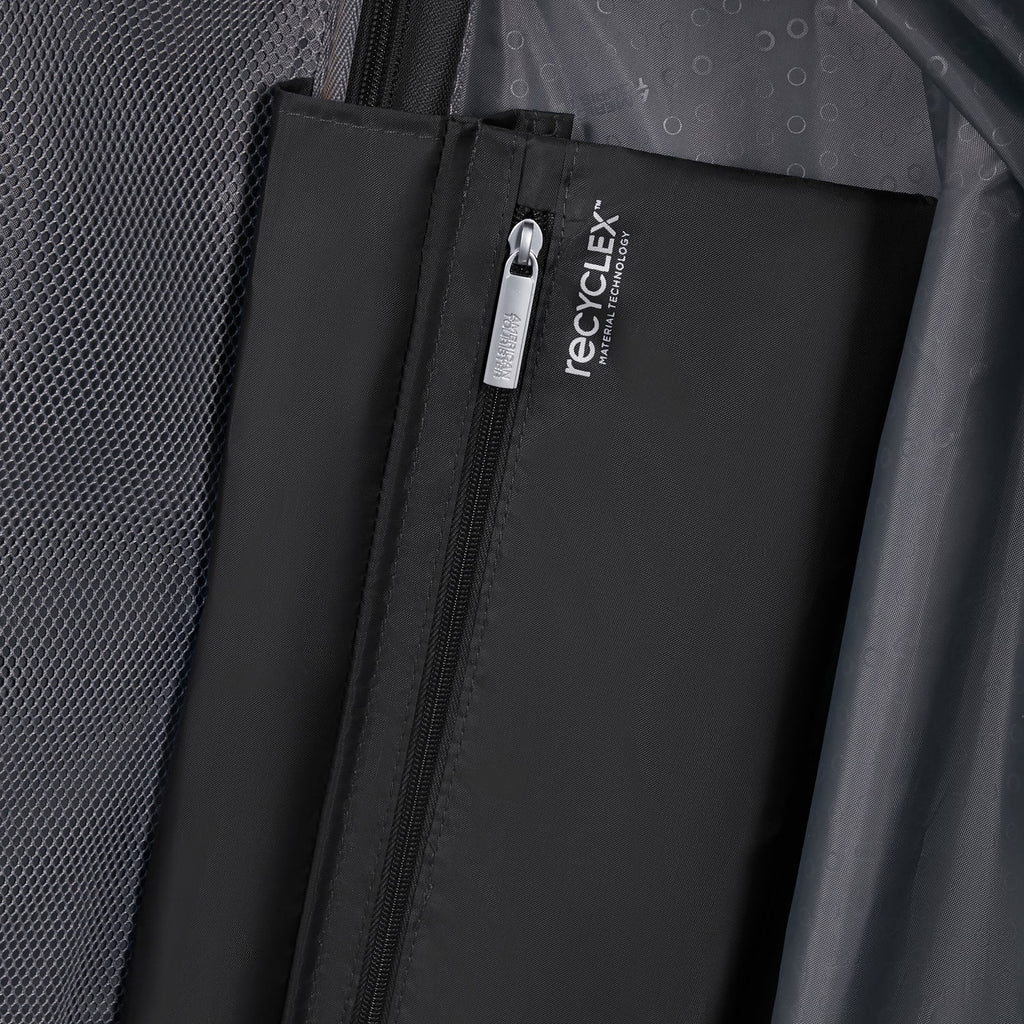 American Tourister Starvibe Spinner Medium Expandable Hardside Luggage