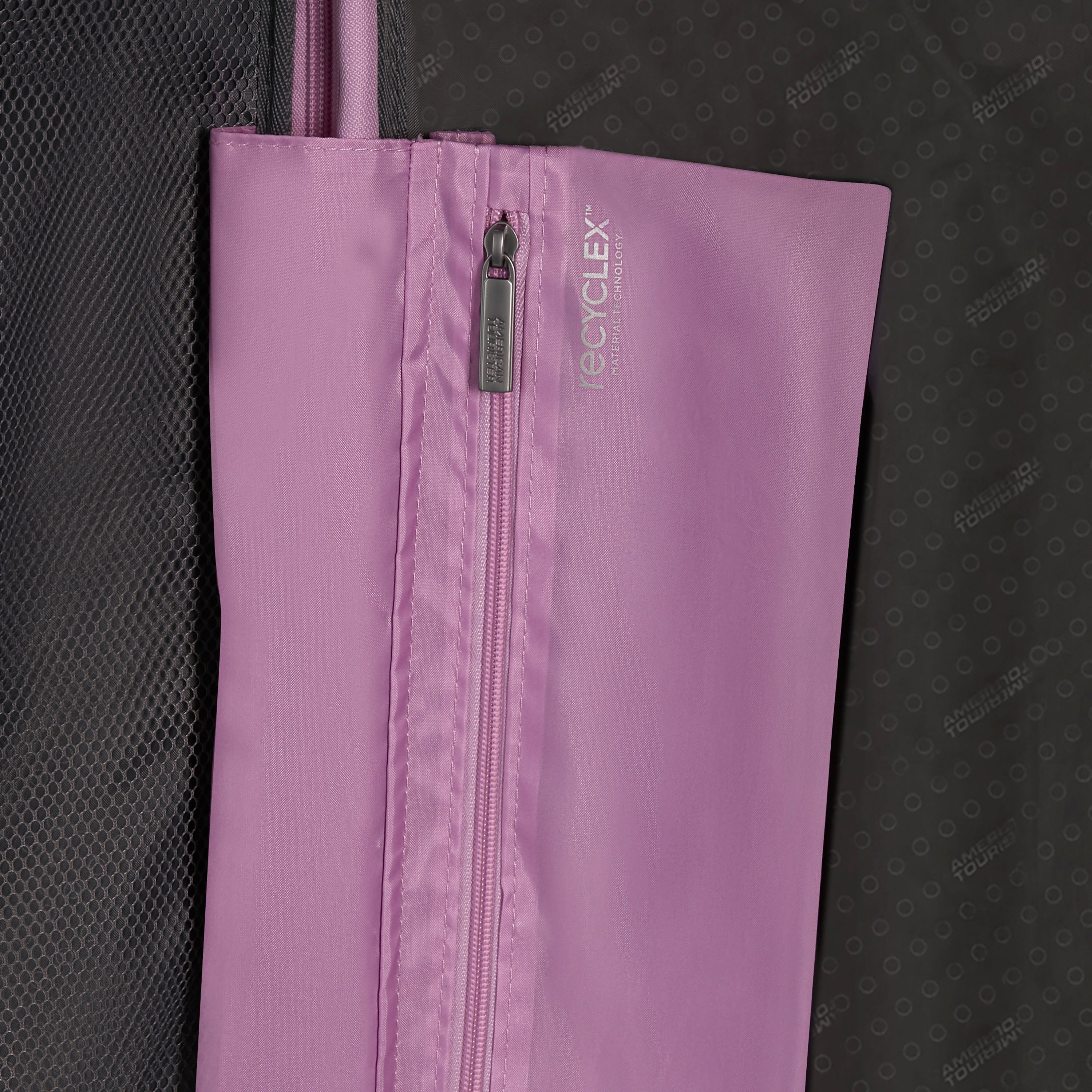 American Tourister Starvibe Spinner Medium Expandable Hardside Luggage