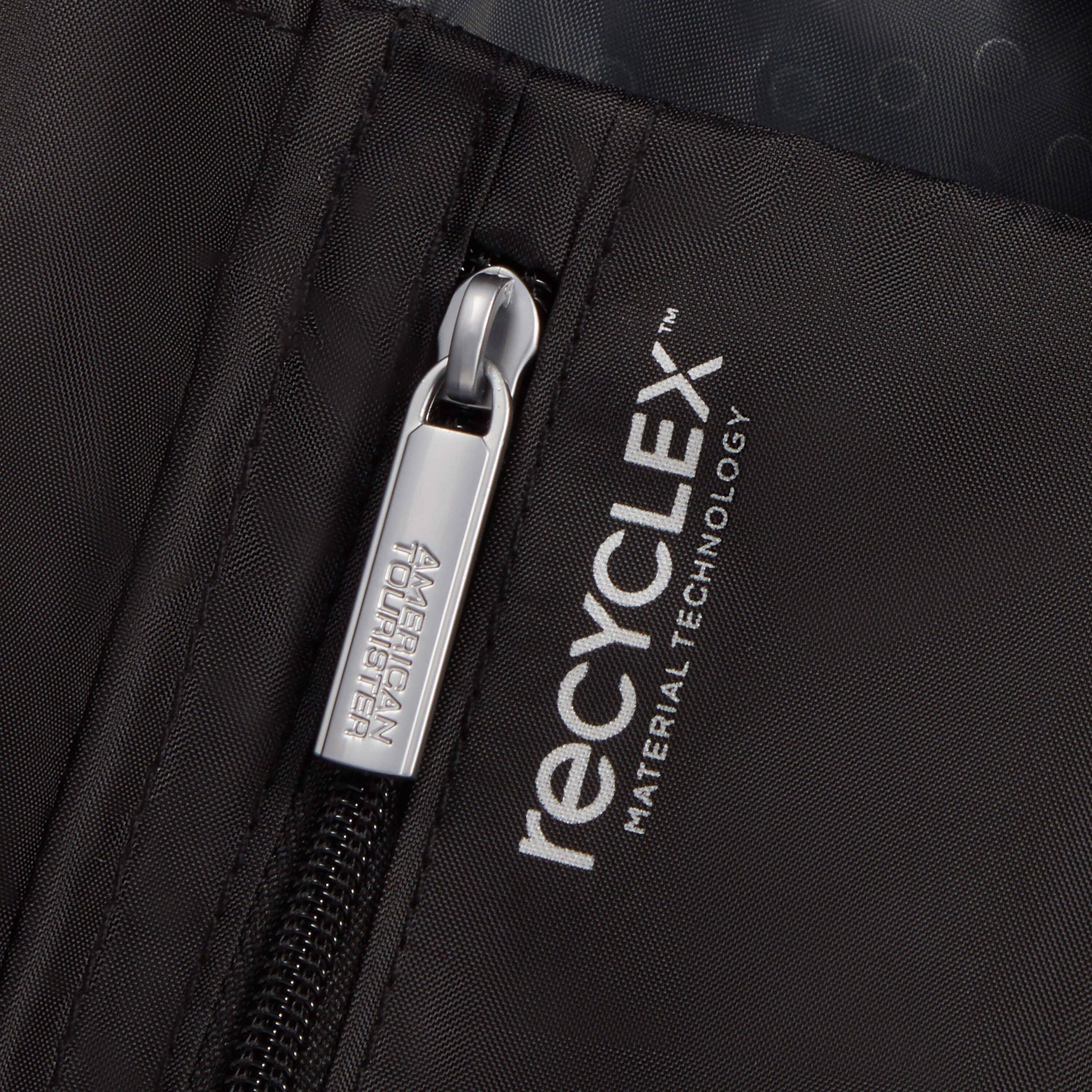 American Tourister Starvibe Spinner Large Expandable Hardside Luggage