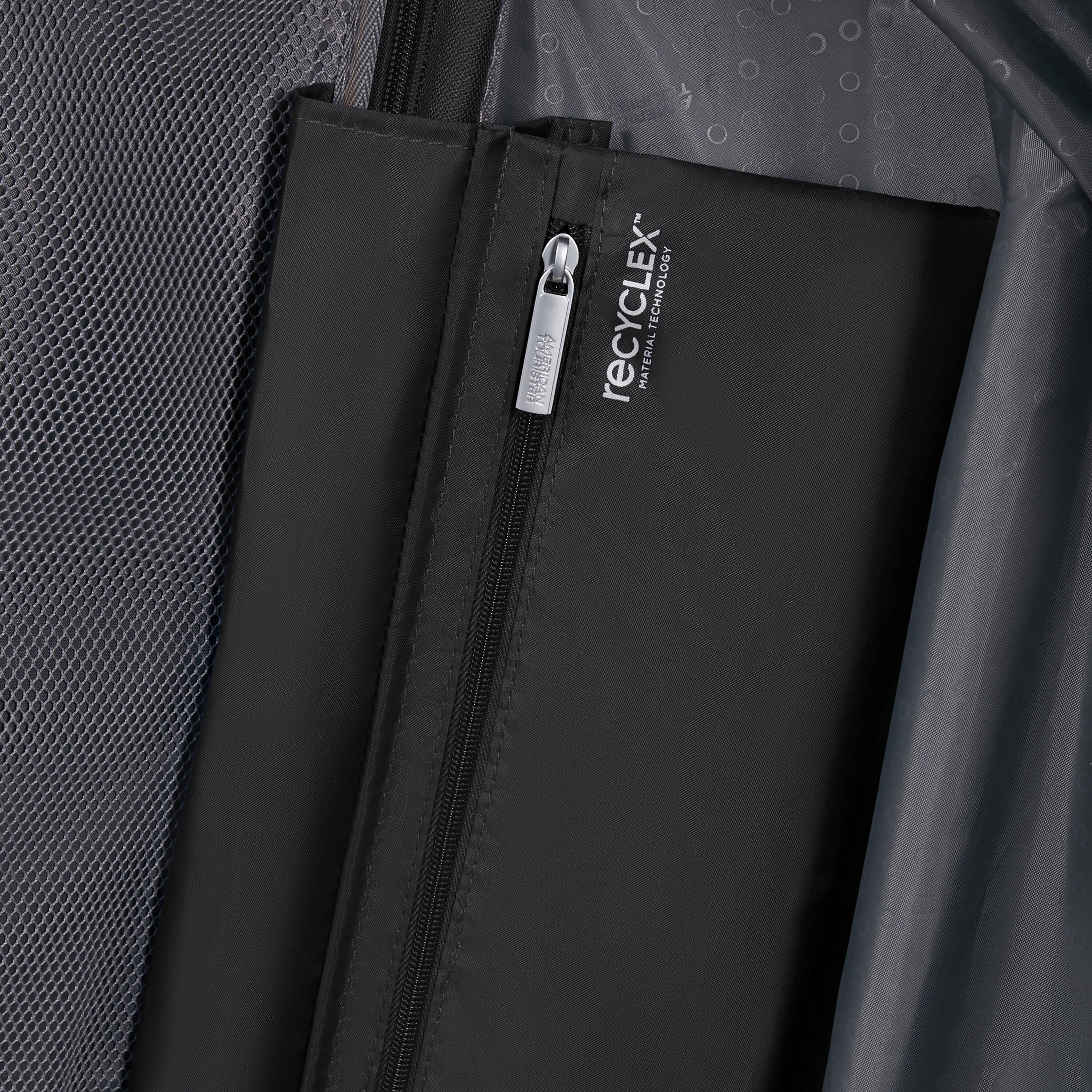 American Tourister Starvibe Spinner Large Expandable Hardside Luggage