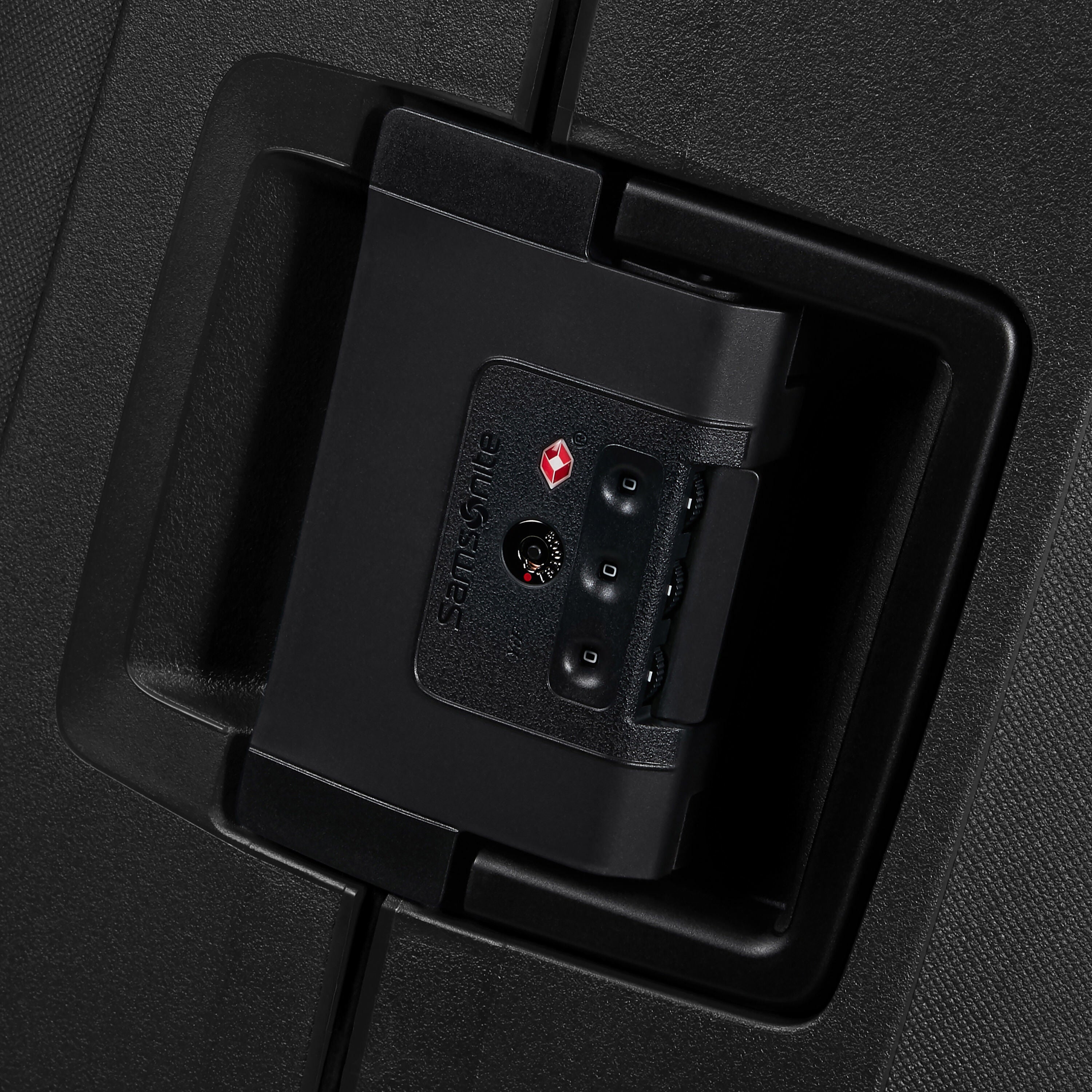 Samsonite Essens Spinner Large Hardside Luggage