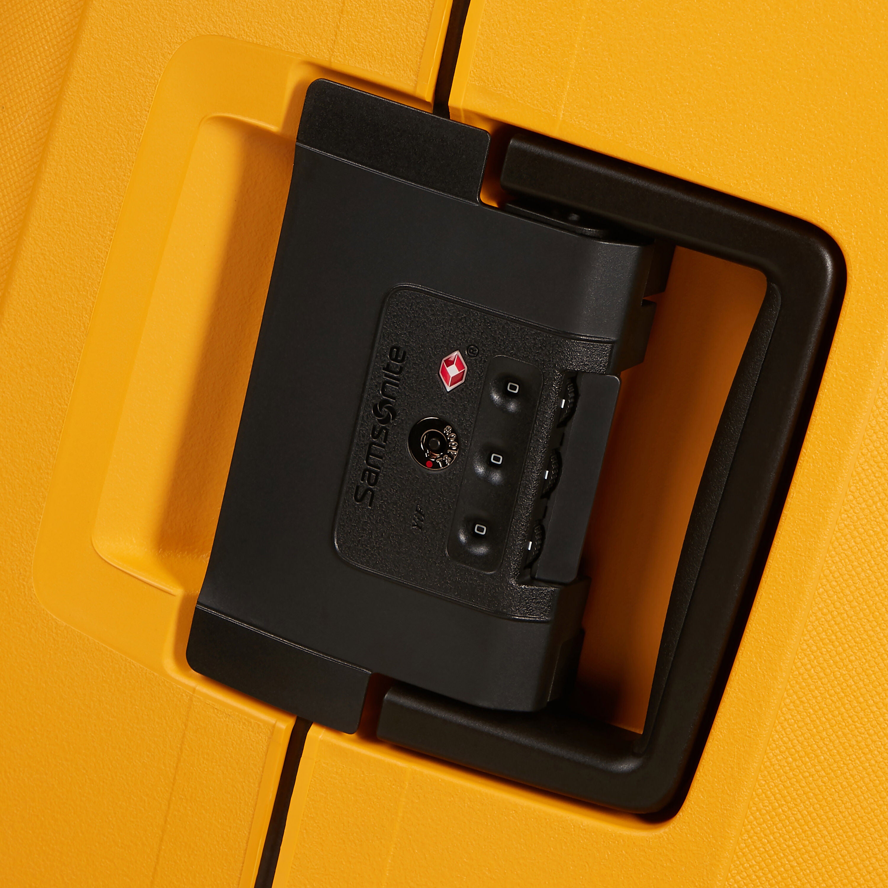 Samsonite Essens Spinner Large Hardside Luggage