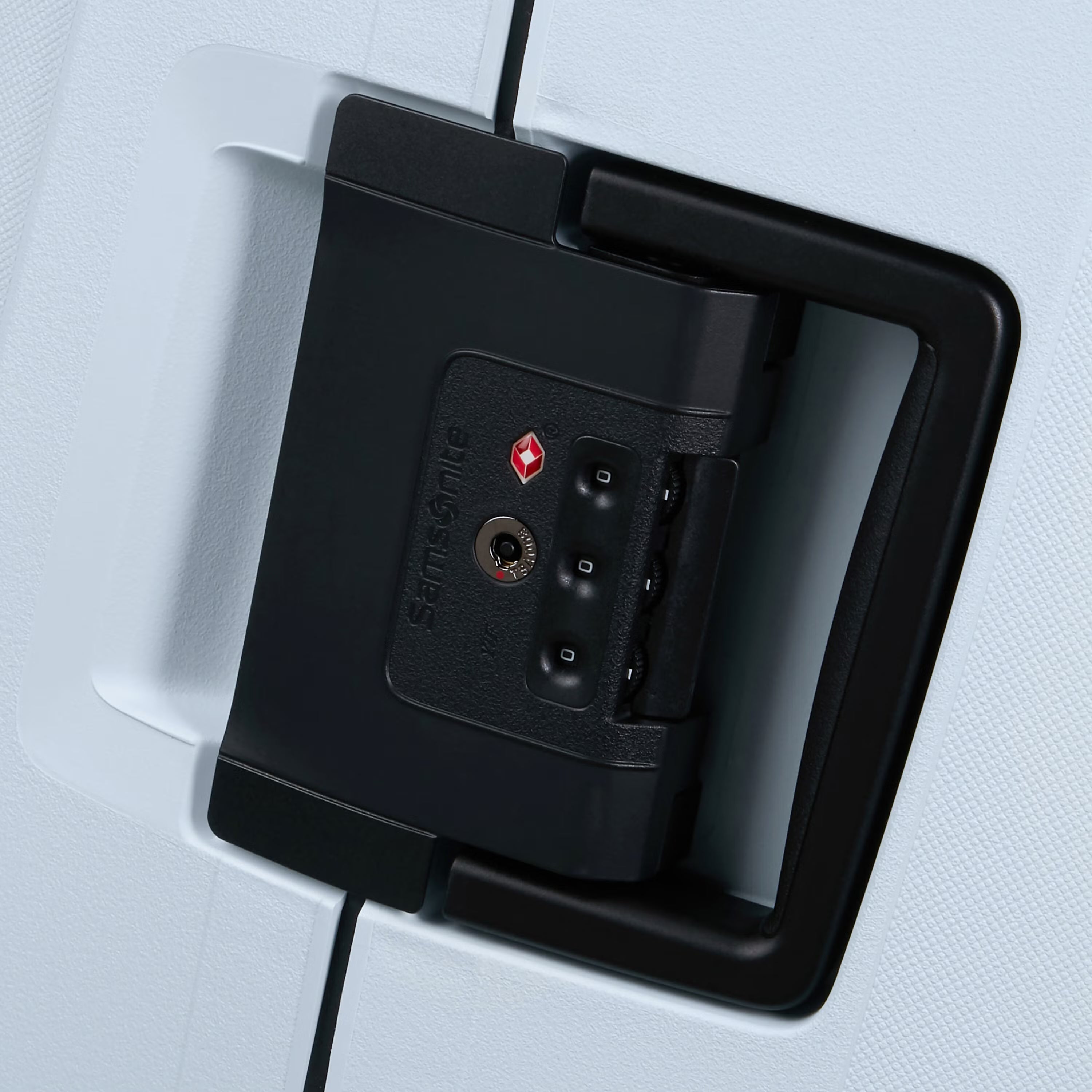 Samsonite Essens Spinner Large Hardside Luggage