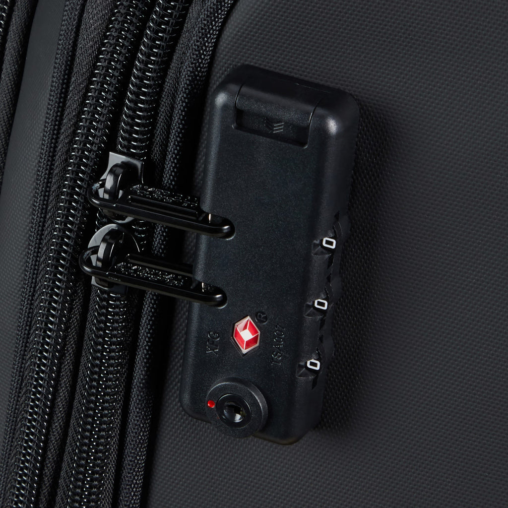 American Tourister Daring Dash Spinner Medium Expandable Softside Luggage