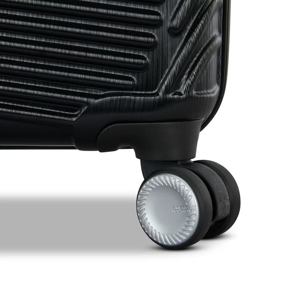 American Tourister Mickey Hardisde Spinner Carry-On